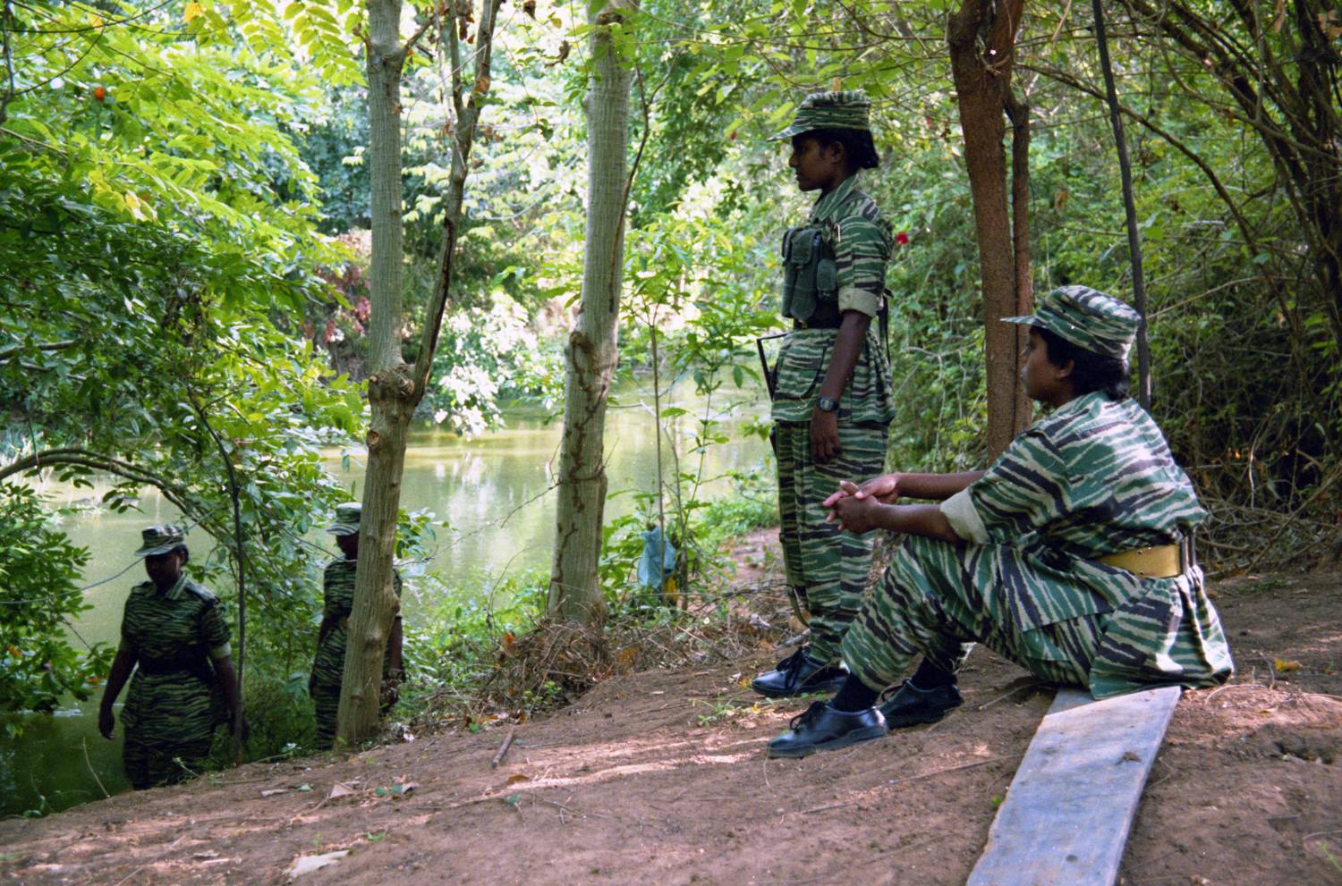 Women of the Liberation Tigers of Tamil Eelam. CC-BY Salix Oculus via Wikimedia Commons